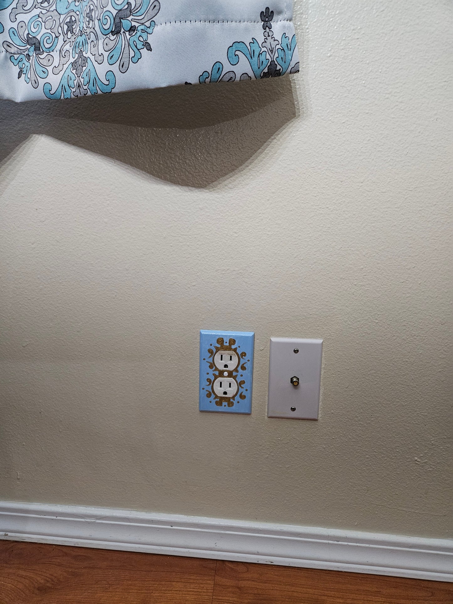 Palace Outlet cover