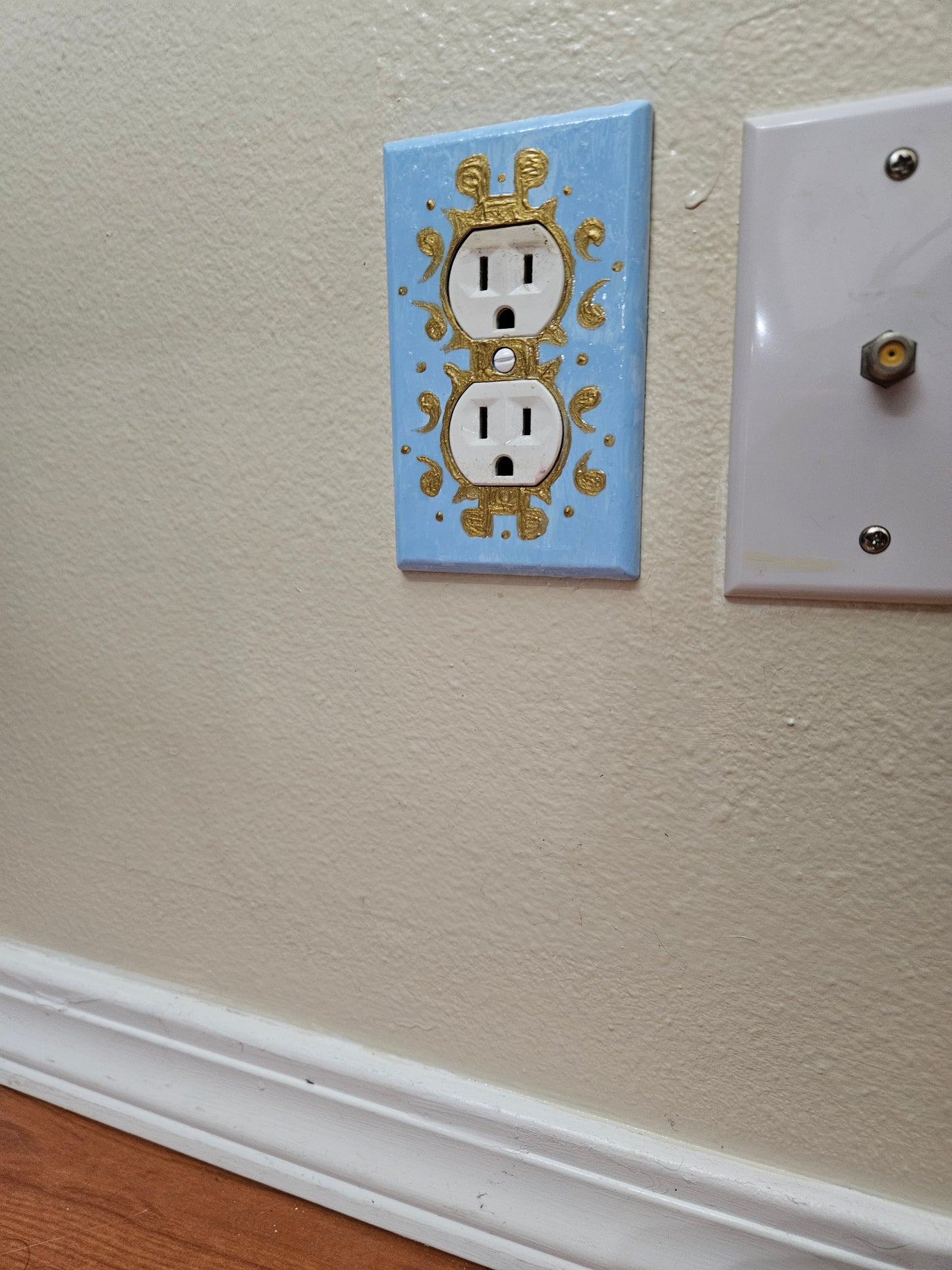 Palace Outlet cover